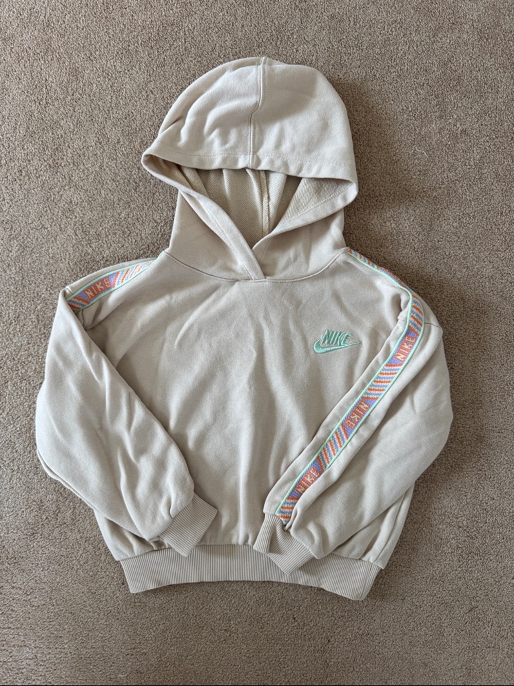 Nike Set - Picture 2 of 5